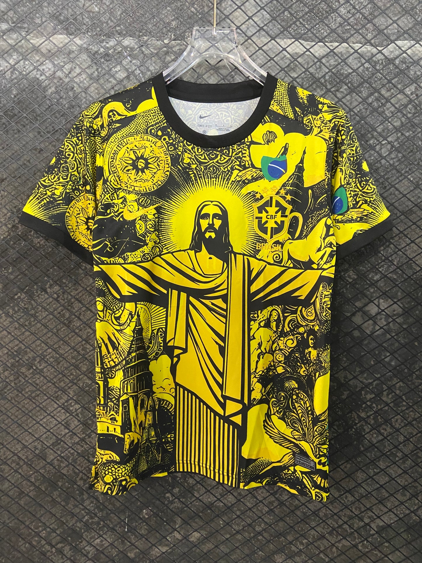 Brazilia Isus Galben