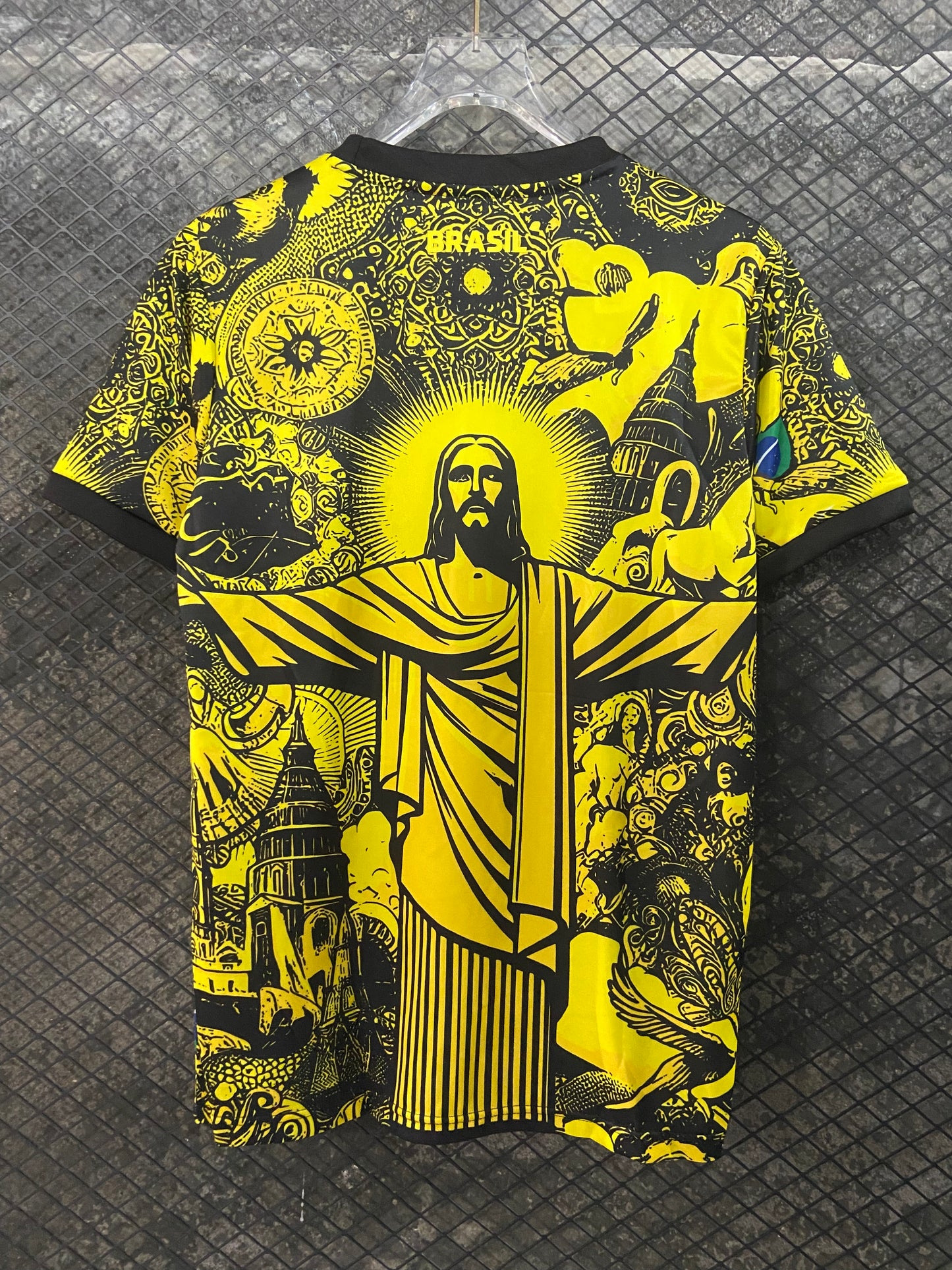Brazilia Isus Galben