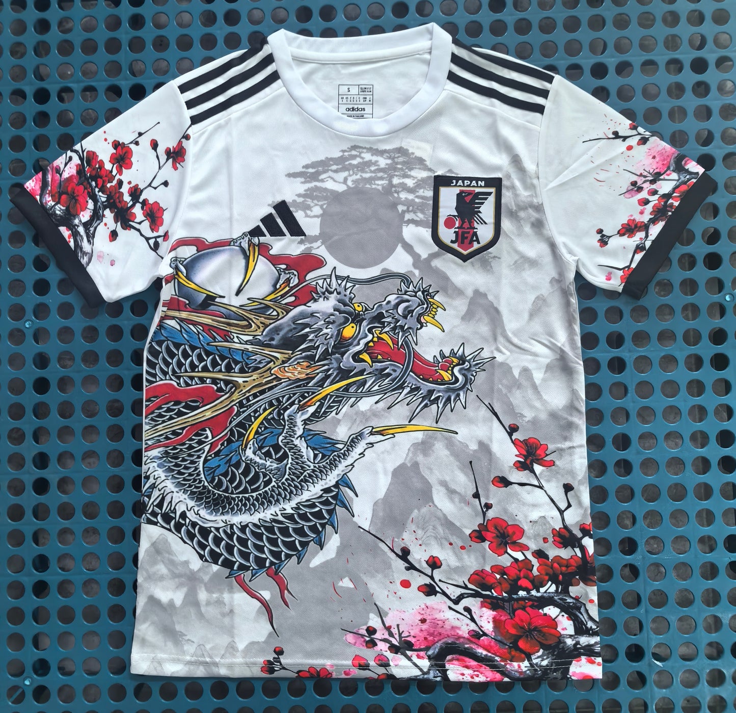 Japonia Dragon Alb